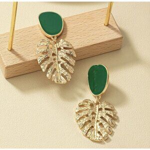 Boho Green Monstera Leaf Shape Drop Earrings NEW
